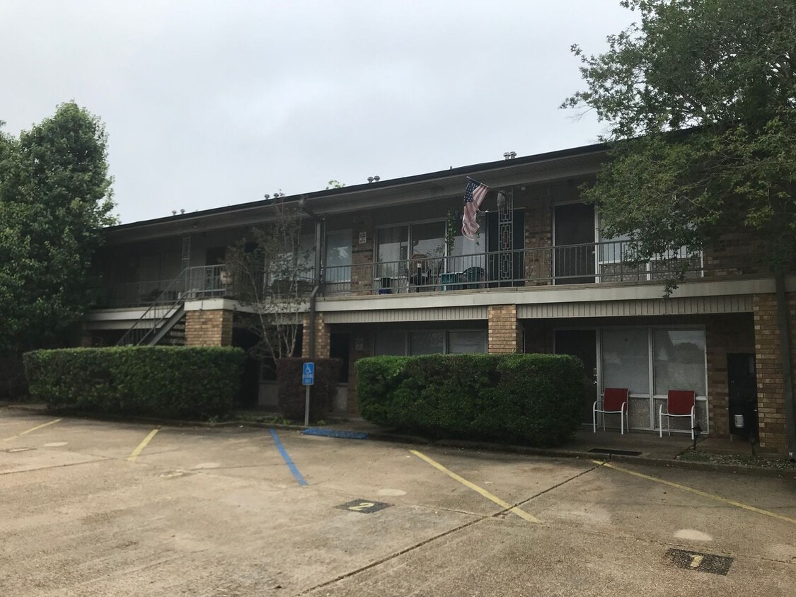 Primary Photo - 1721 White St # 3 - Alexandria