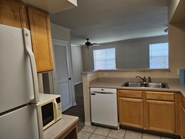 Kitchen. - 3005 Chianti Ct
