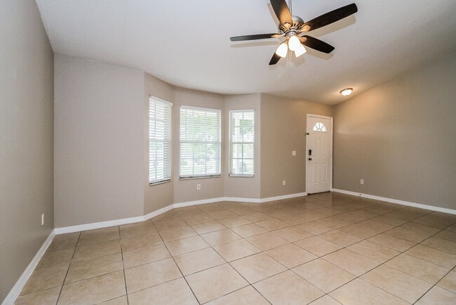 Building Photo - 301 Morningview Dr
