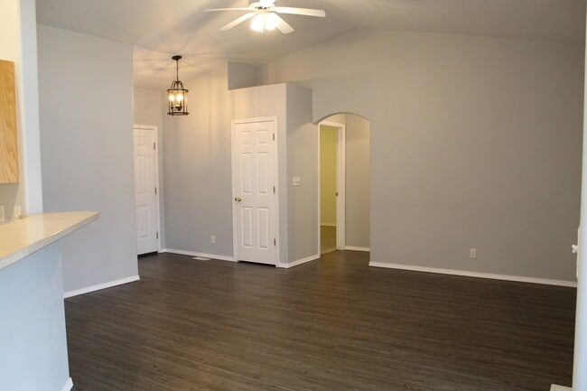 Living Room - 1435 Tara St