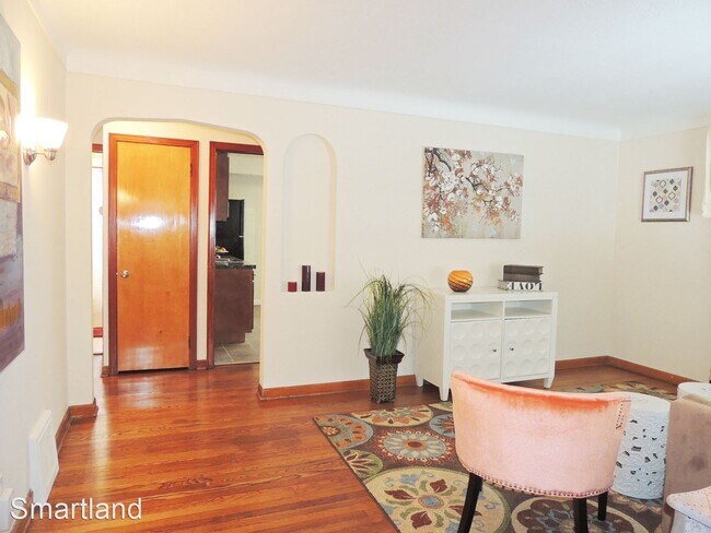 Building Photo - 3 br, 2 bath House - 21651 Ivan Avenue