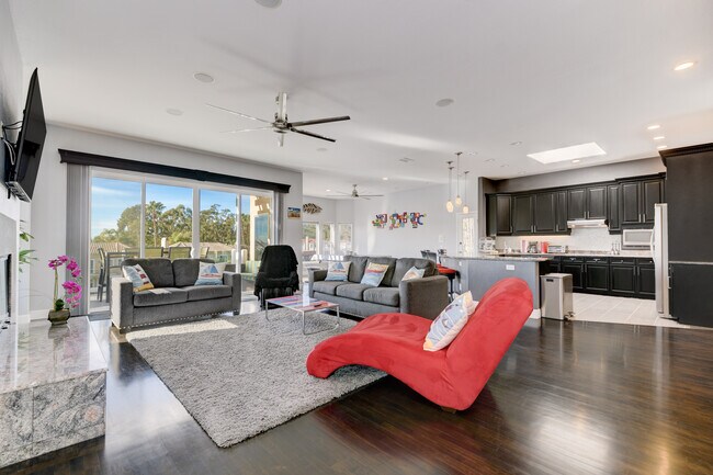 Great room - 4667 Park Dr