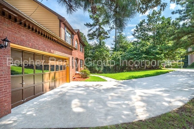 Foto del edificio - ALL NEW EVERYTHING 5 BEDROOM WITH BASEMENT!!