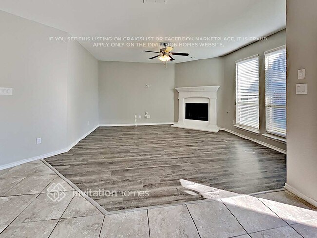 Foto del edificio - 15704 Barton Ridge Dr