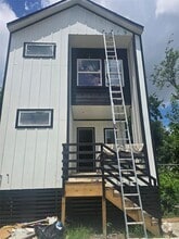 Building Photo - 2207 Des Chaumes St