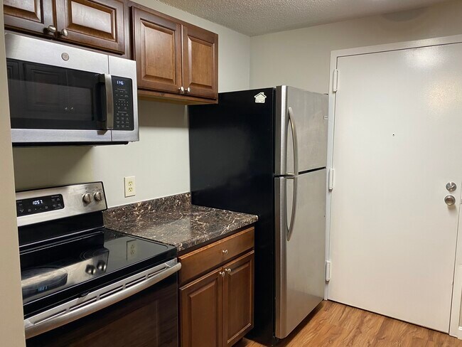 Foto del edificio - 30 Silver Hill Ln