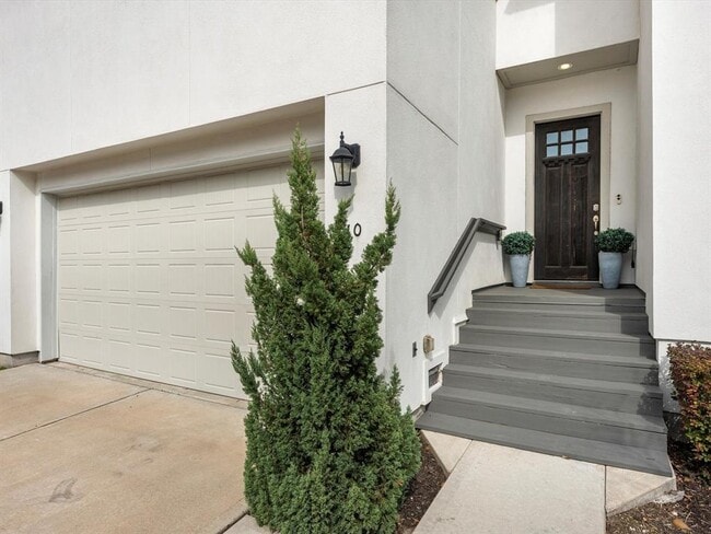 Building Photo - 410 Yale Oaks Ln