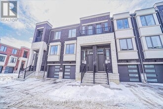 Building Photo - 5 Aberfoyle St