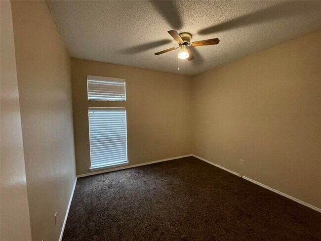 Building Photo - 2408 Miguel Ln