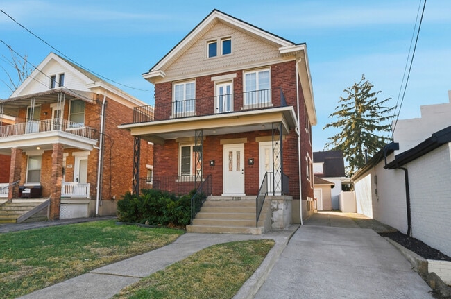 Building Photo - 2905 Robertson Ave