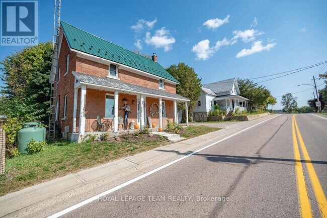 Photo du bâtiment - 11168-11160 ON-60