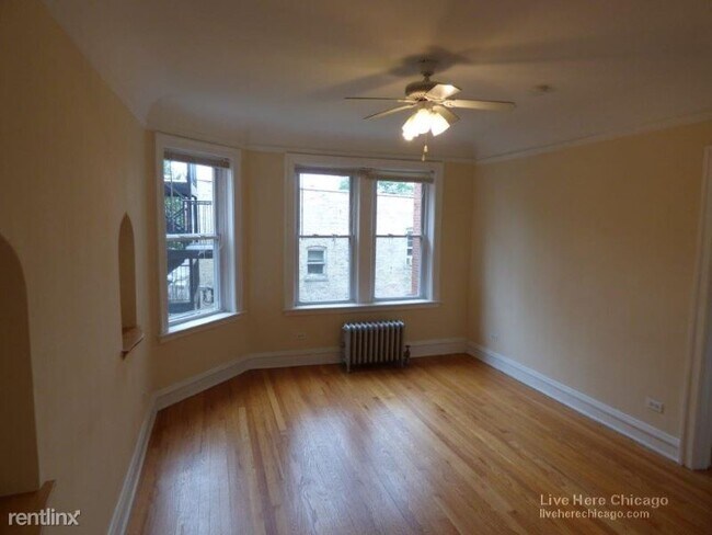 Foto del edificio - 2923 N Sacramento Ave