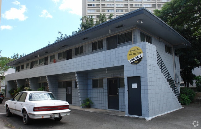 Building Photo - 1521 Kalakaua Ave