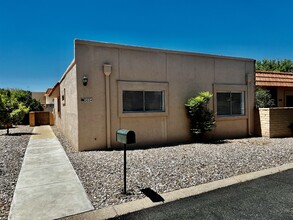 Building Photo - 2024 S Birdie Cir