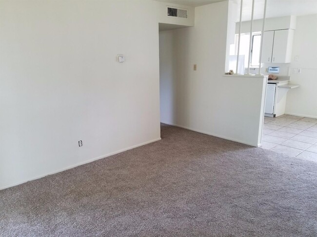 Building Photo - 6017 Orlando Ave