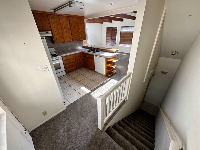 Foto del edificio - 236 S Helberta Ave