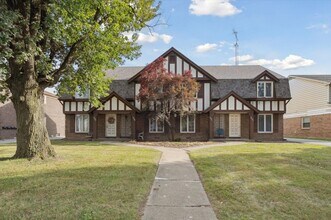Building Photo - 5427-5433 Glenridge Dr