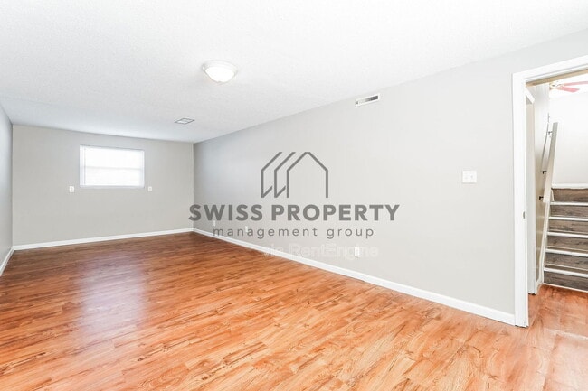 Building Photo - 5279 Lindora Dr