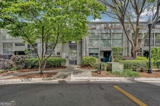 Building Photo - 400 Village Pkwy