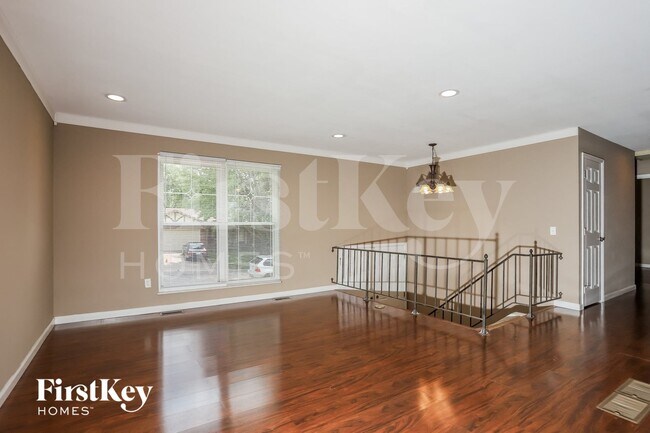 Foto del edificio - 6161 Limbwood Ct