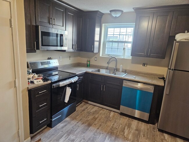 Building Photo - 300 Silver St