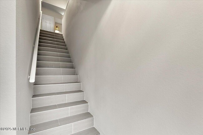 Building Photo - 13703 Richmond Park Dr N