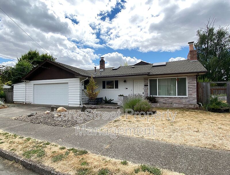Foto principal - 3558 NW Fillmore Ave