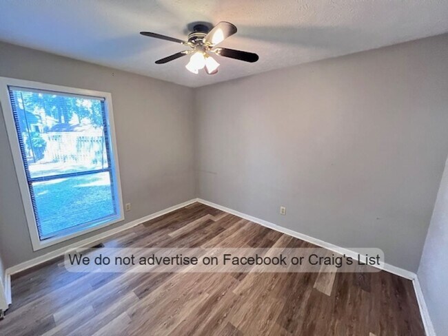Building Photo - Windtree Villas- Briton Circle