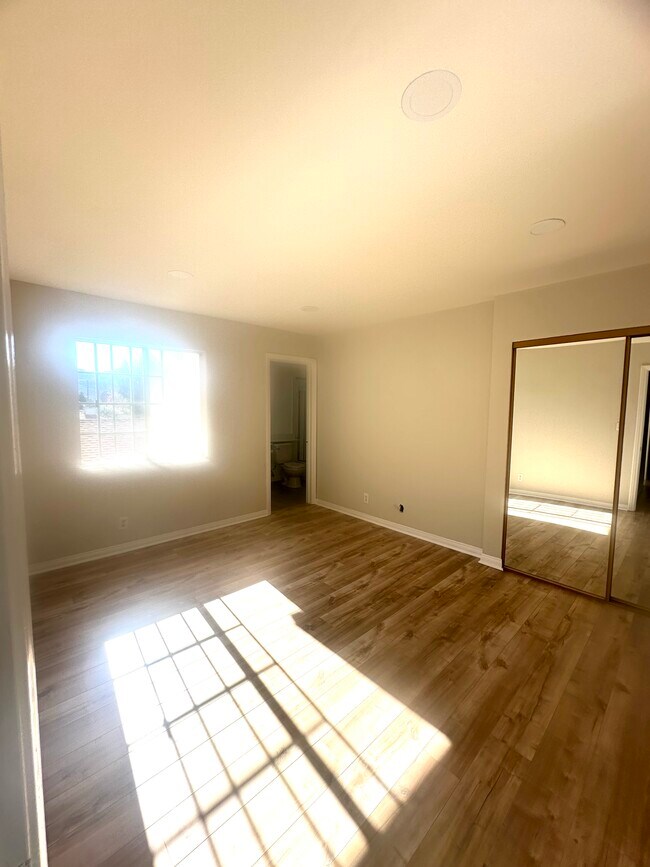 Foto del edificio - 525 S Main St