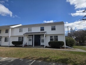 Building Photo - 4 Town House Ct