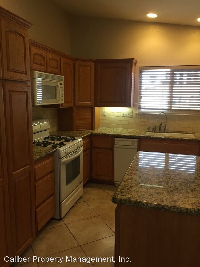 Building Photo - 3 br, 2 bath House - 7614 Cartilla Avenue