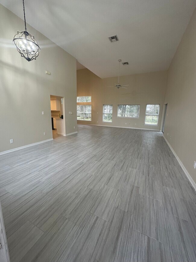 Foto del edificio - 4655 Thornlea Rd