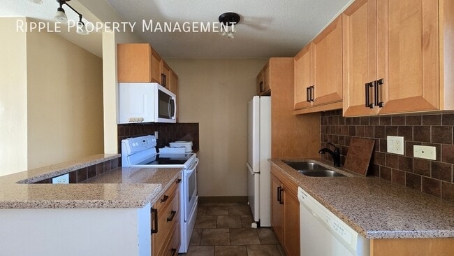 Photo du bâtiment - Modern 2 Beds, 1 Baths Apartment/Condo | N...