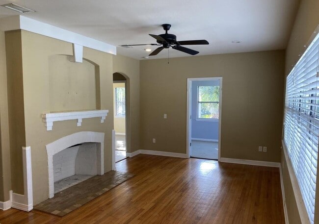 Building Photo - 1501 Shannon Ave