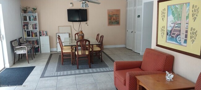 Foto del edificio - 221 Columbia Dr