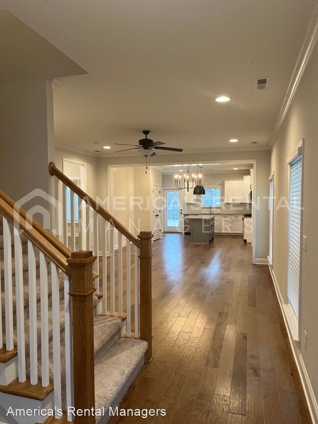 Building Photo - 4 br, 2.5 bath House - 2126 Springfield Drive