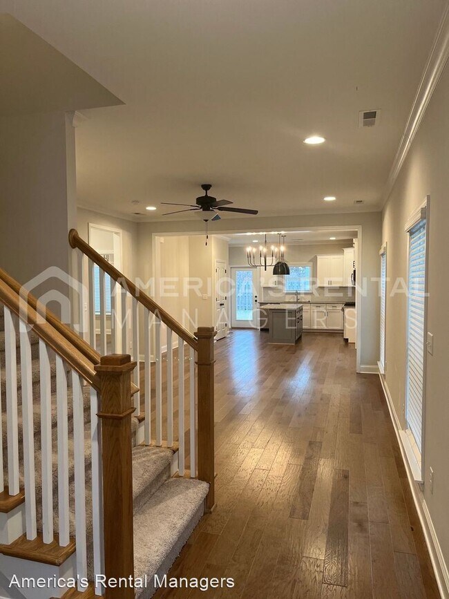 Foto del edificio - 4 br, 2.5 bath House - 2126 Springfield Drive