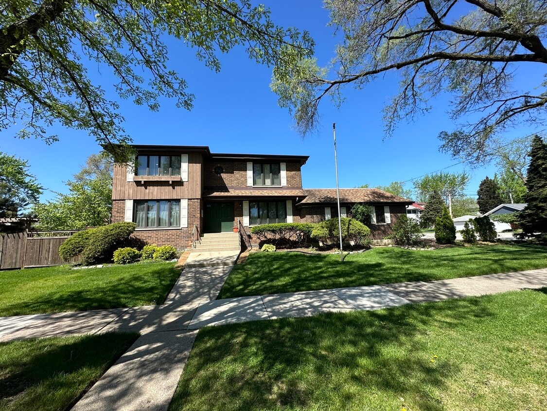 Primary Photo - 500 6th Ave