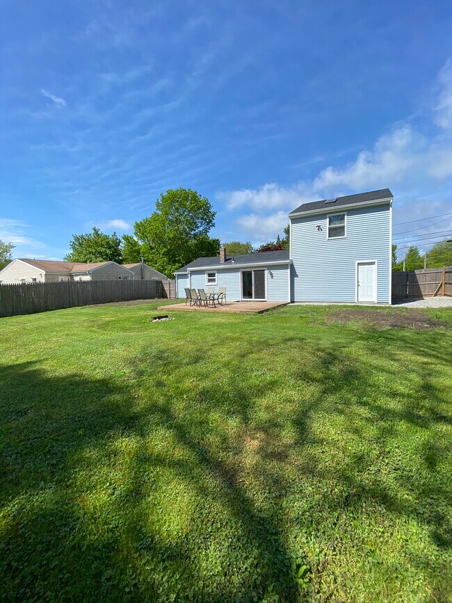 Building Photo - 32 Primrose Rd