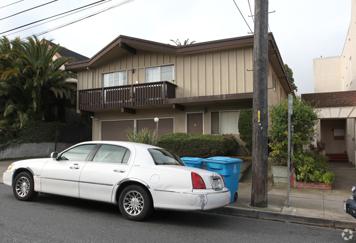 Foto del edificio - 1215 Capuchino Ave