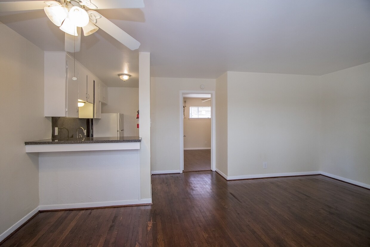 Foto principal - 8803 Timberside Dr