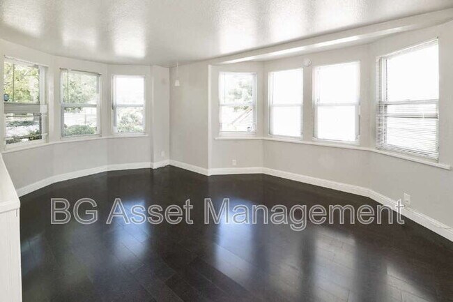Building Photo - 2359 Prune St