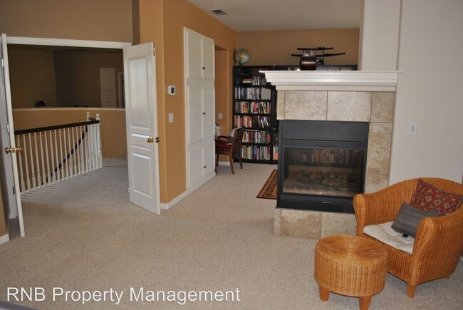 Building Photo - 3305 Yosemite Park Way