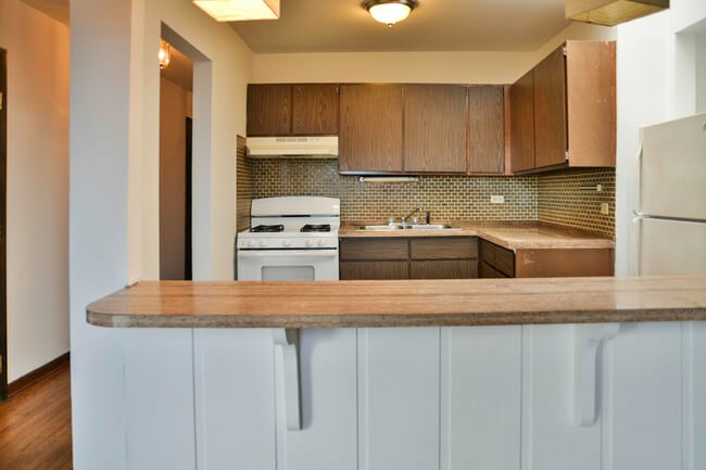 Building Photo - 873 W Lill Ave