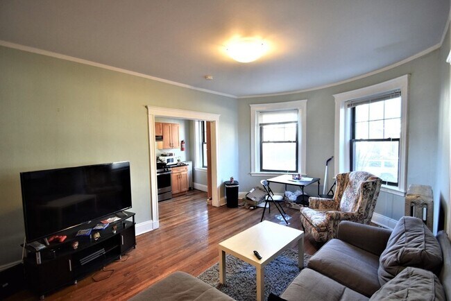 Building Photo - 39 Englewood Ave