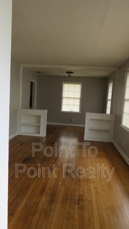 Building Photo - 4811 Sefa Cir N