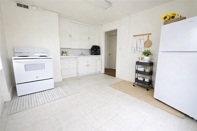 Foto del edificio - 110-112-112 Seneca St