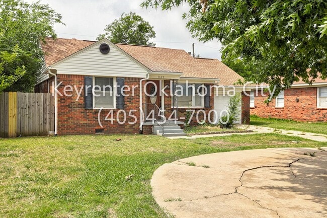 Photo - 1622 W Britton Rd House