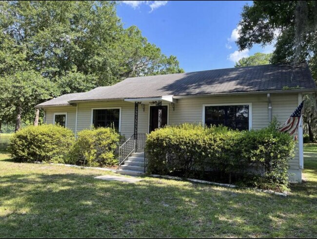 Building Photo - 6211 Pernecia St