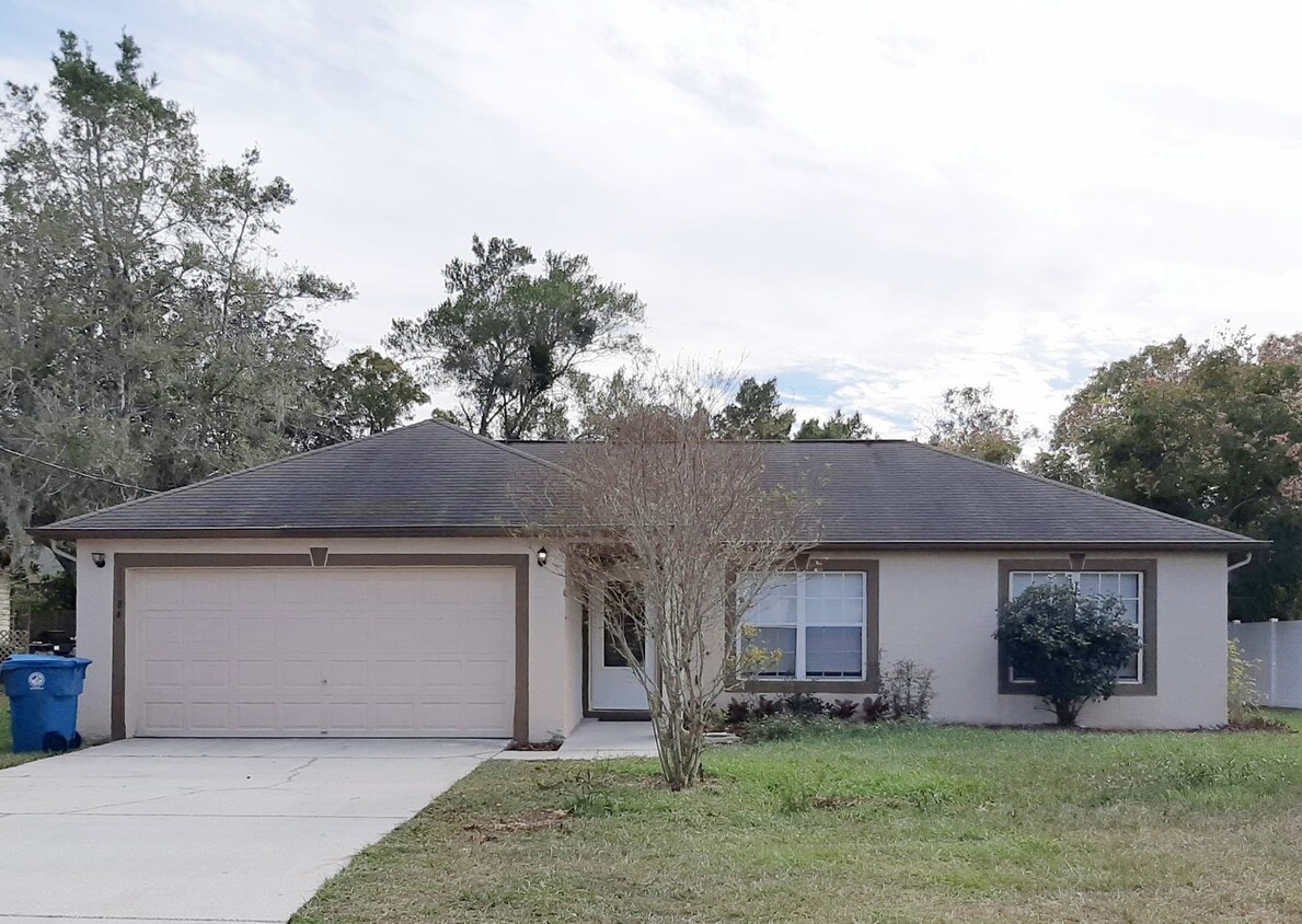 Foto principal - 3/2/2 Home in a nice area of Spring Hill FL